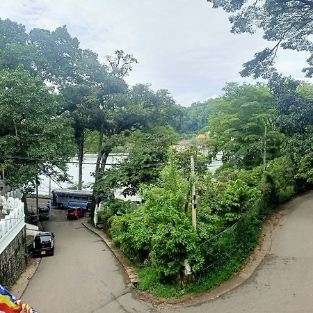Tenshin Residance. Kandy Kamer foto